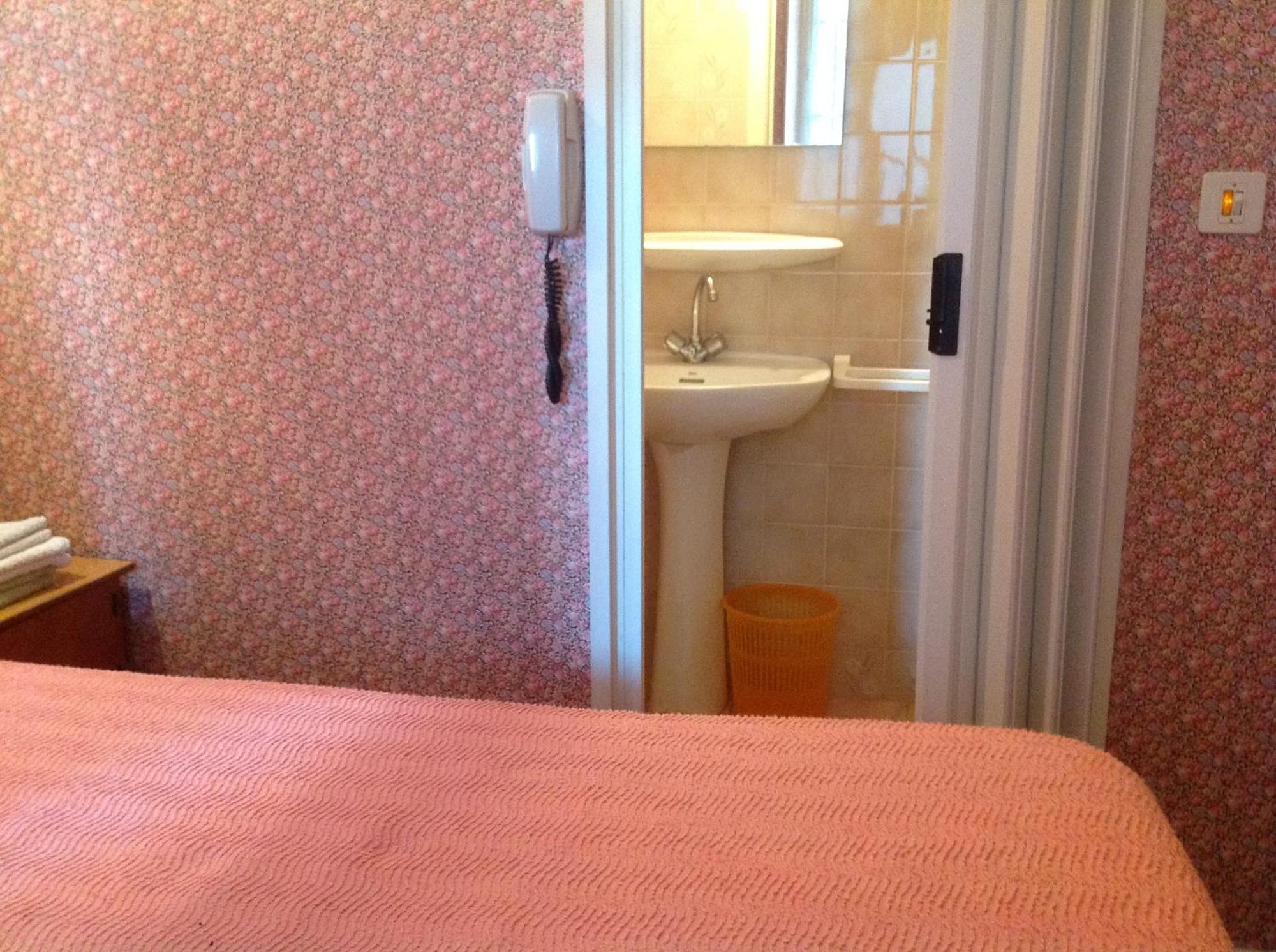 Maison Notre Dame de la Treille Lourdes Extérieur photo